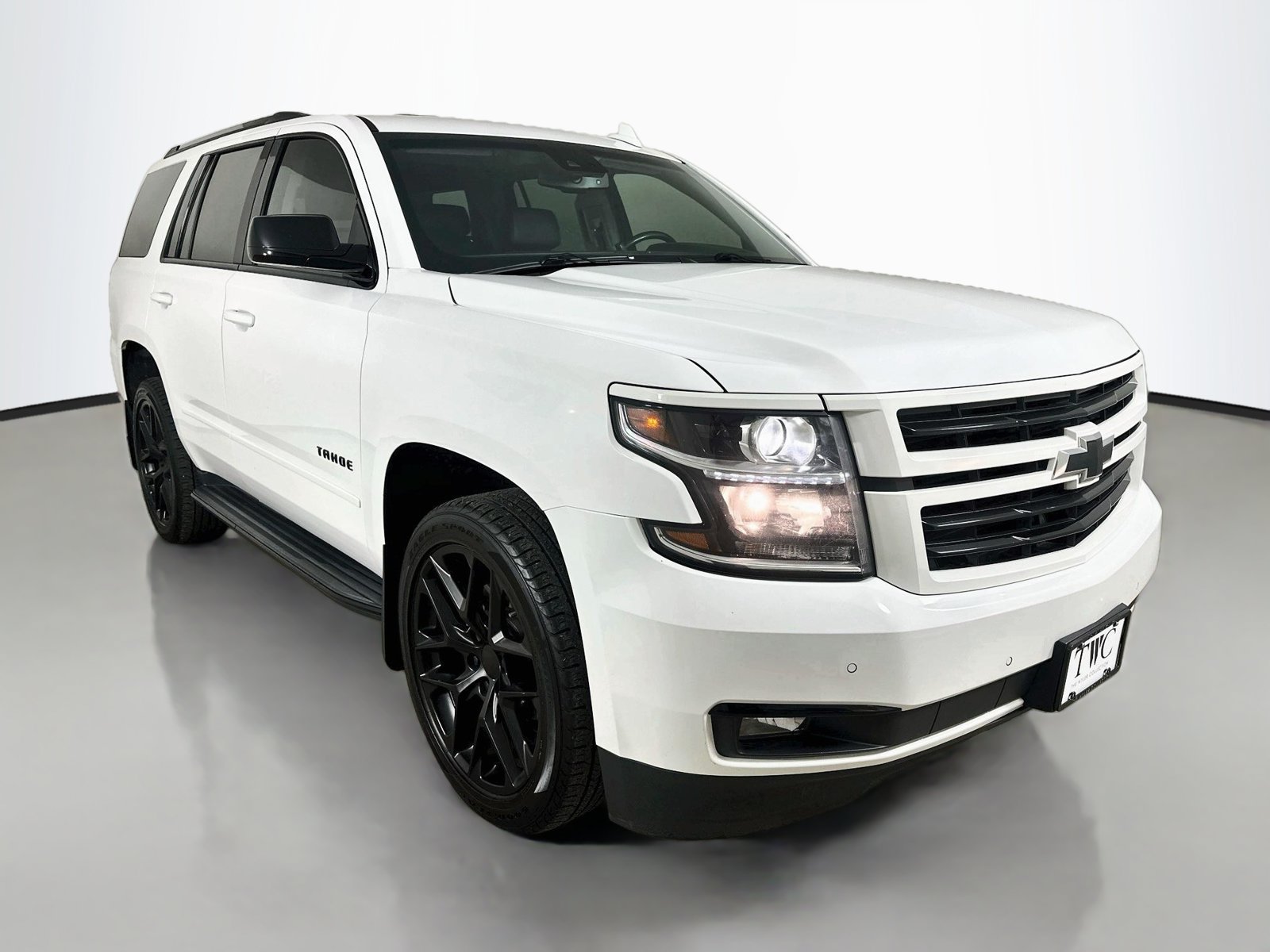 Used 2019 Chevrolet Tahoe Premier w/ RST 6.2L Performance Edition AWD/4WD image 3