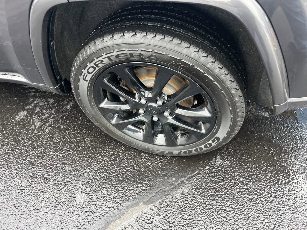 Used 2018 Jeep Grand Cherokee Altitude image 32