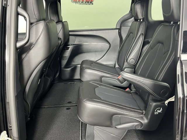 New 2026 Chrysler Voyager LX image 23