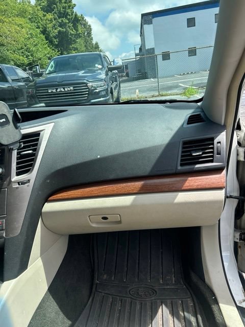 Used 2013 Subaru Outback 2.5i Limited w/ Moonroof Pkg AWD/4WD image 23