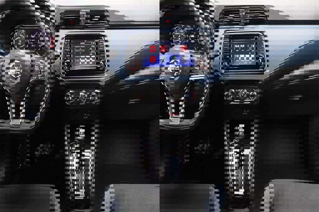 Used 2023 Nissan Versa SV image 13