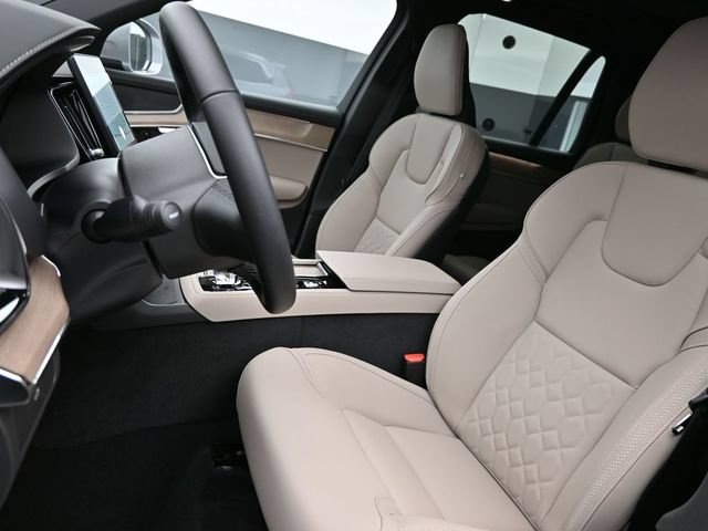 New 2026 Volvo XC90 B6 Core w/ Protection Package Premier AWD/4WD image 9