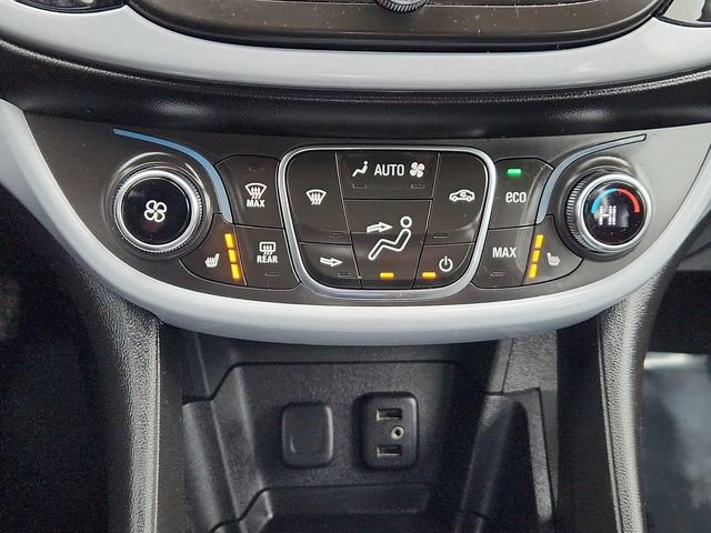 Used 2017 Chevrolet Volt LT w/ Comfort Package image 40