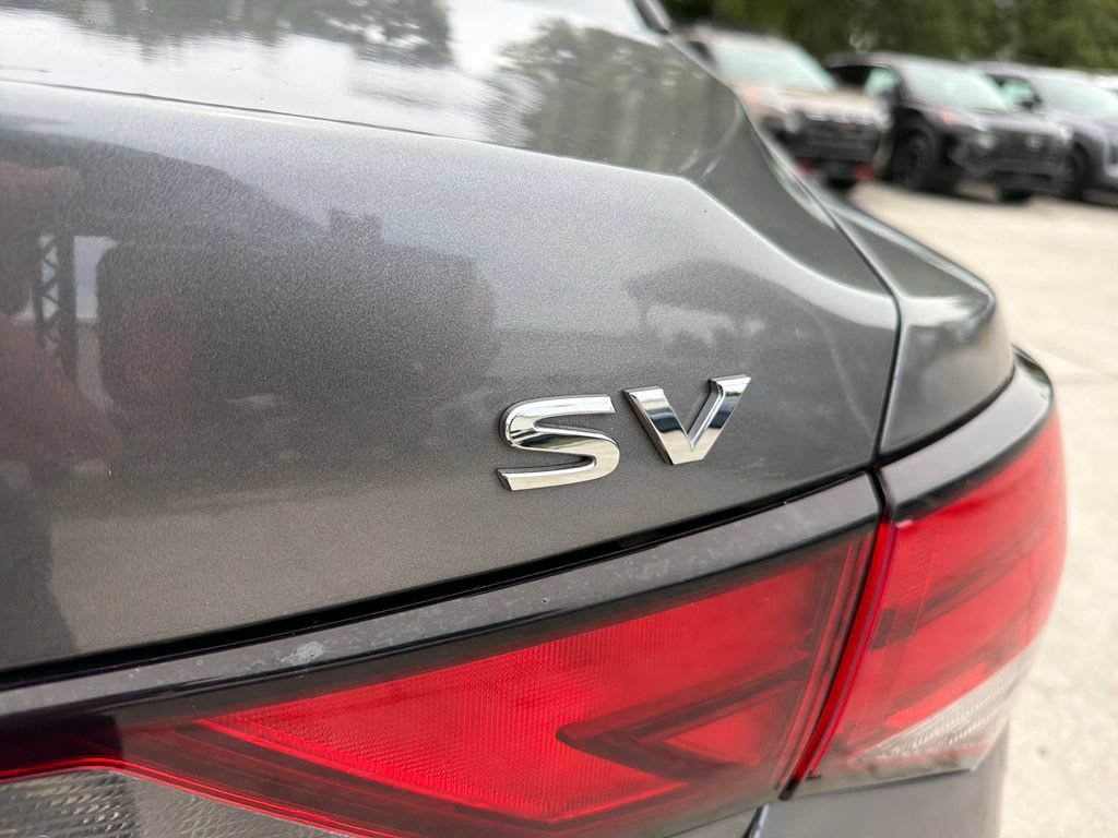 Used 2021 Nissan Sentra SV w/ SV Premium Package FWD image 11