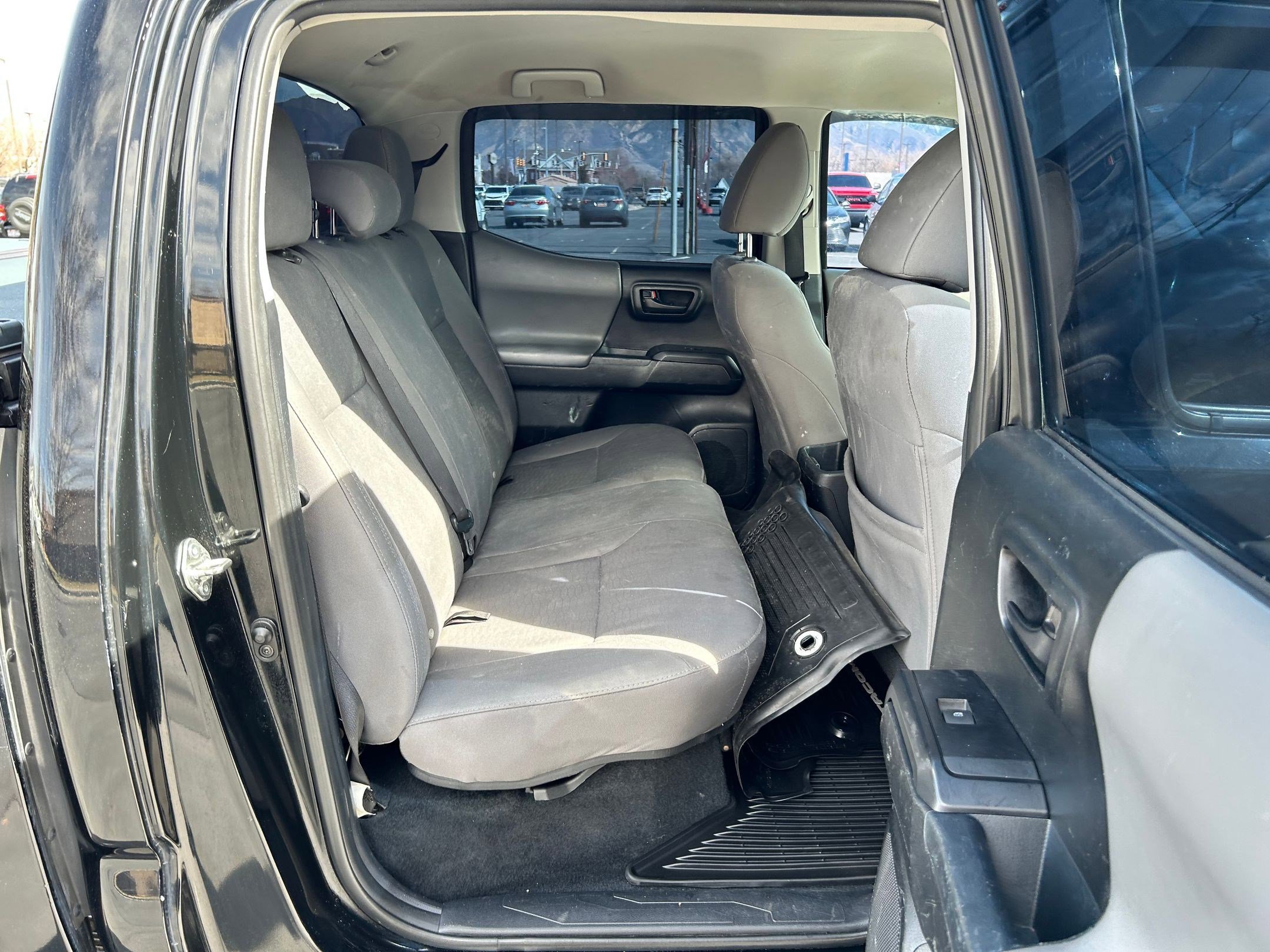 Used 2018 Toyota Tacoma SR image 25
