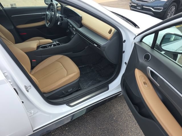 Used 2025 Hyundai Sonata Limited FWD image 16