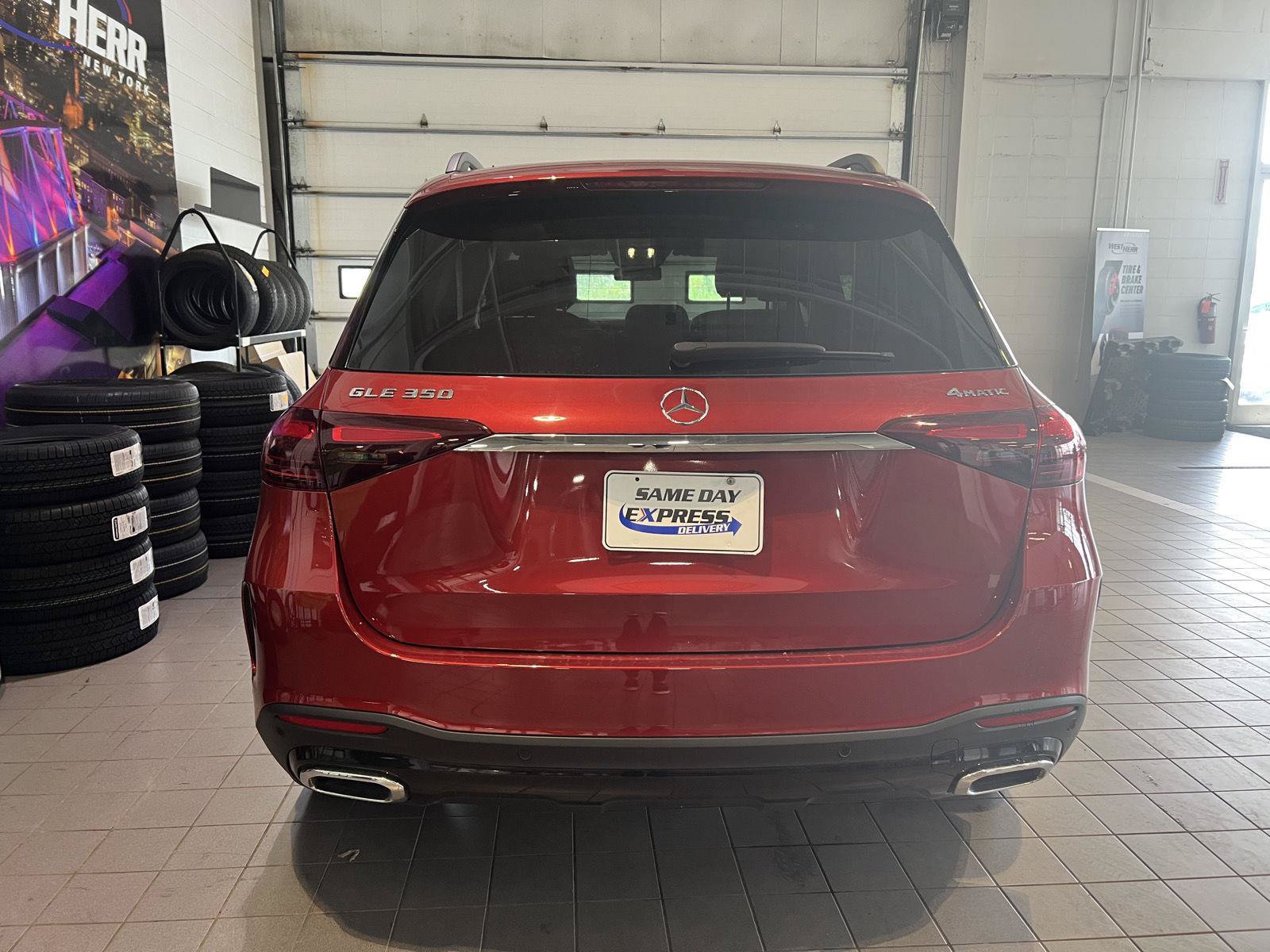 Used 2024 Mercedes-Benz GLE 350 4MATIC image 5