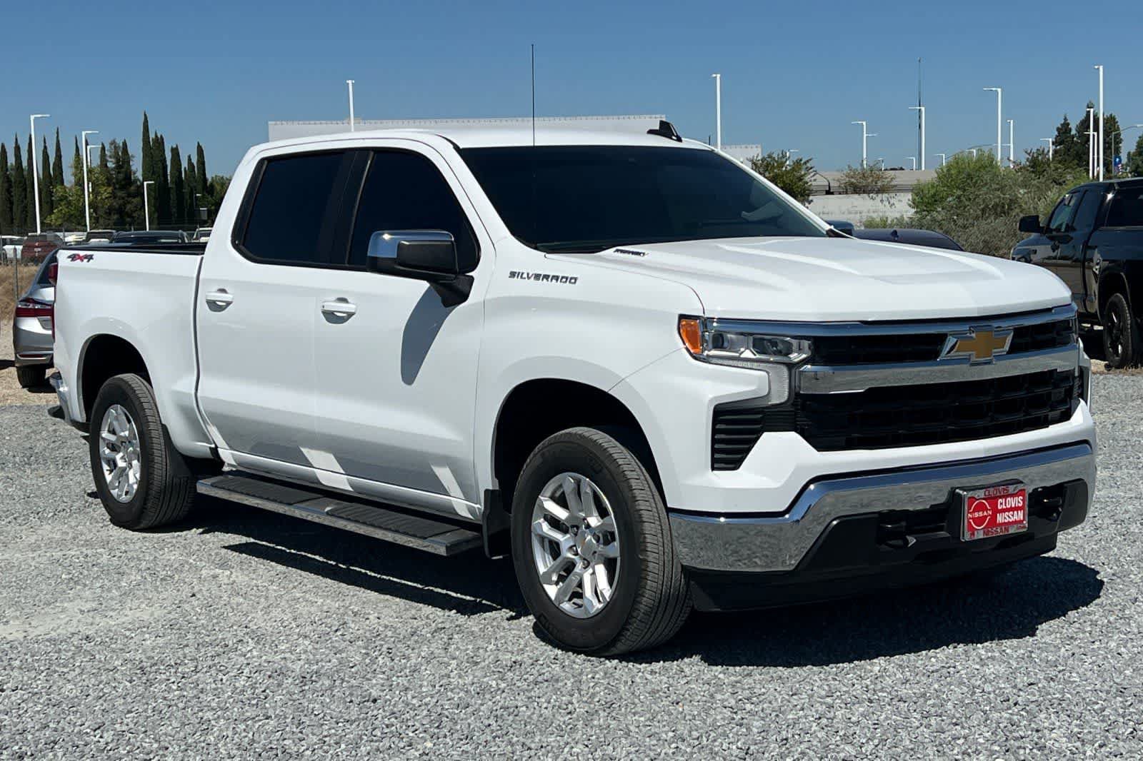 Used 2025 Chevrolet Silverado 1500 LT AWD/4WD image 10