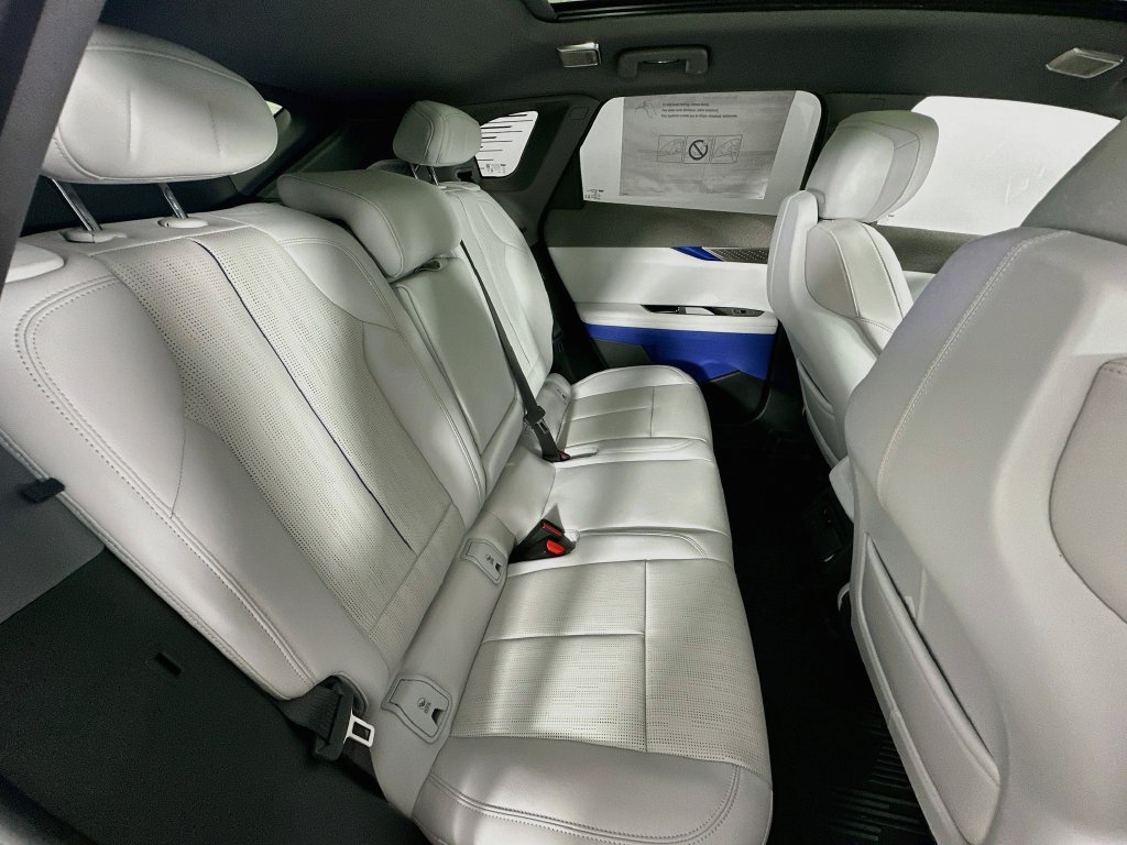 New 2027 Cadillac Optiq Premium Luxury w/ LPO, Floor Liner Package AWD/4WD image 36