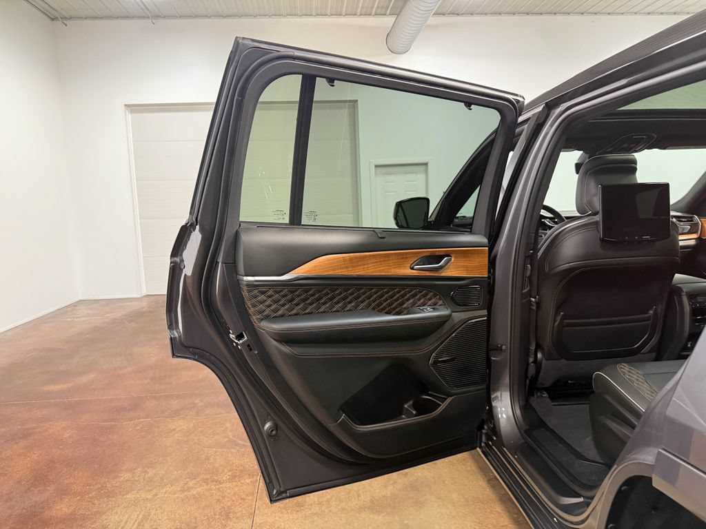 Used 2026 Jeep Grand Cherokee L Summit w/ Obsidian Package AWD/4WD image 46