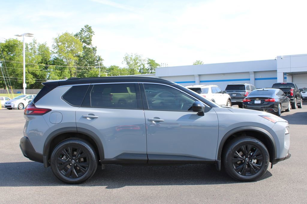 Used 2023 Nissan Rogue SV w/ SV Premium B Package AWD/4WD image 11