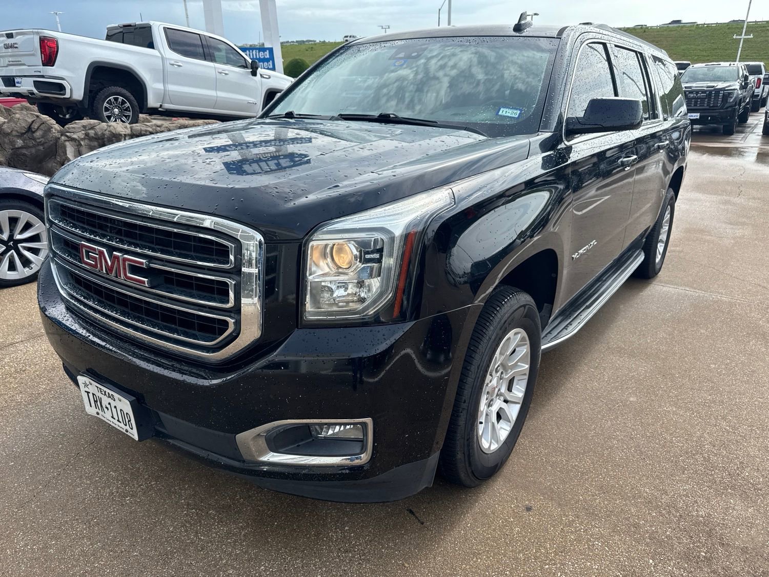 Used 2019 GMC Yukon XL SLT AWD/4WD image 1