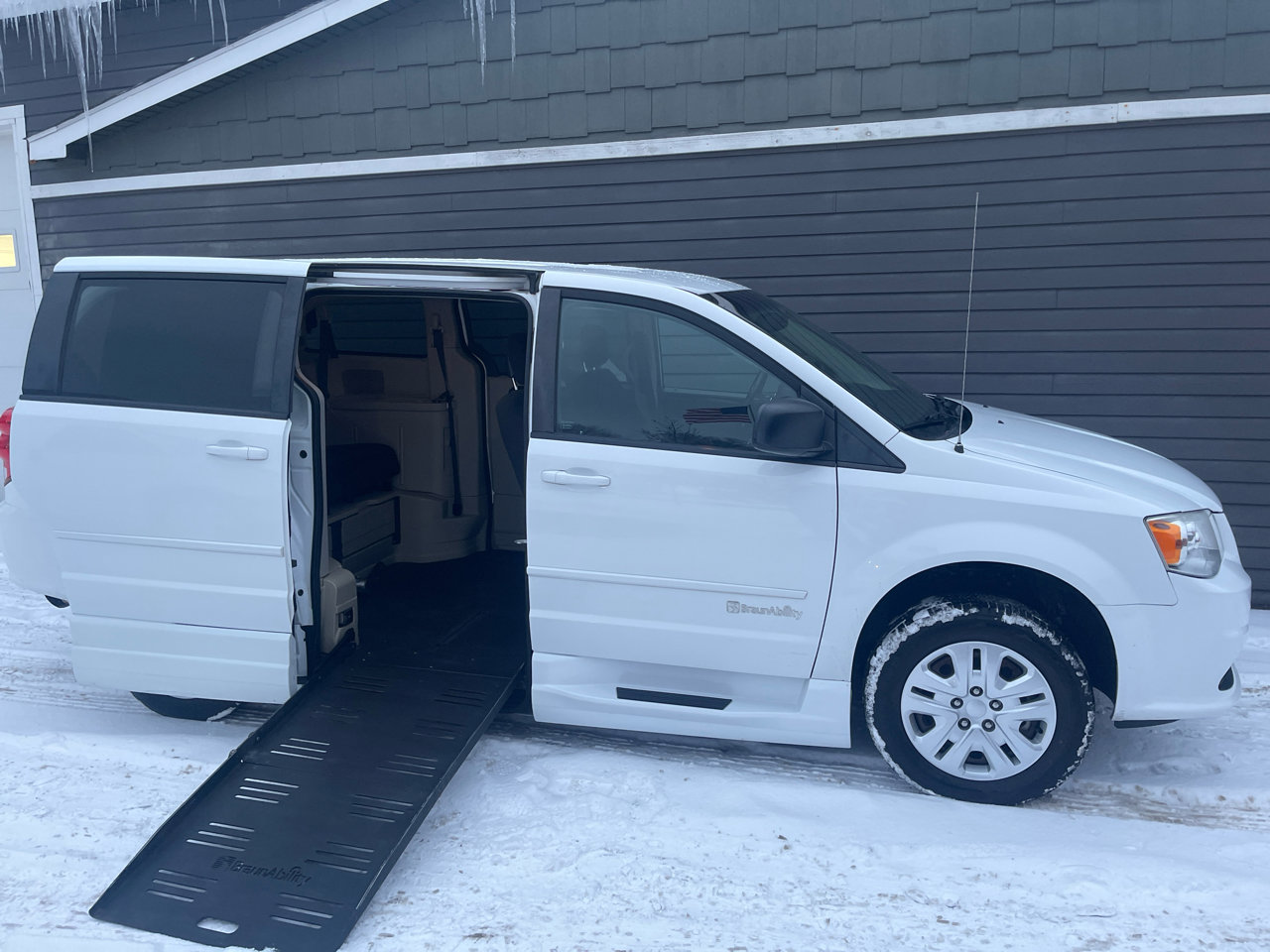 Used 2016 Dodge Grand Caravan SE w/ Quick Order Package 29E SE image 5