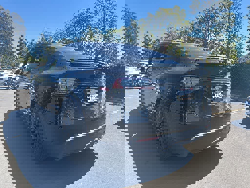 Used 2023 Tesla Model X image 4