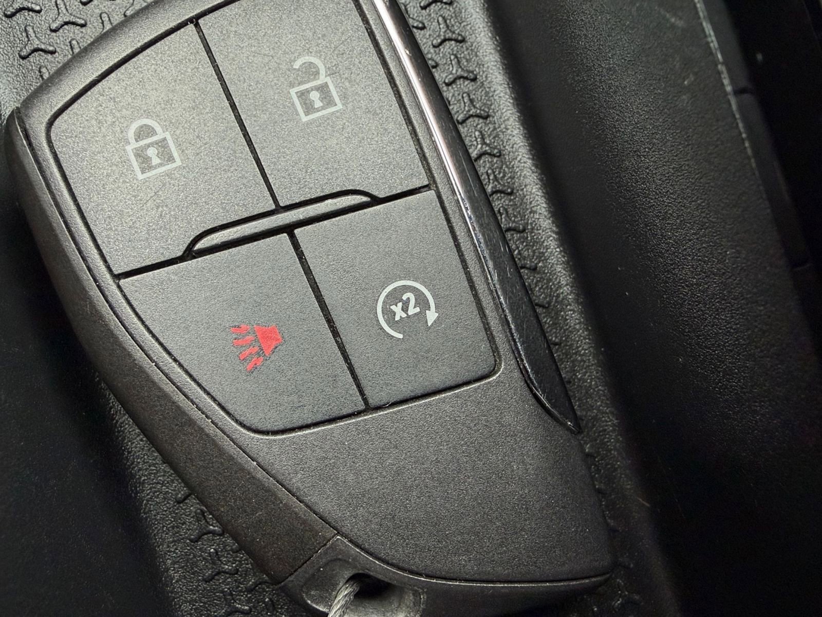 Used 2025 Chevrolet Equinox LT FWD image 24