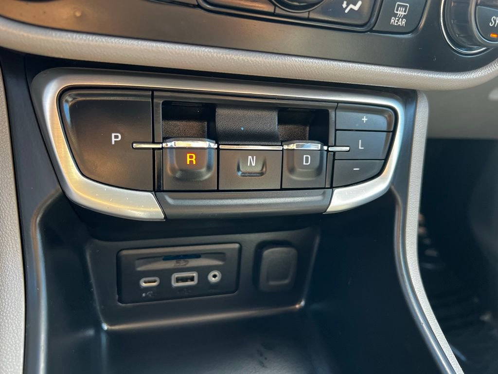 Used 2024 GMC Terrain SLT image 37