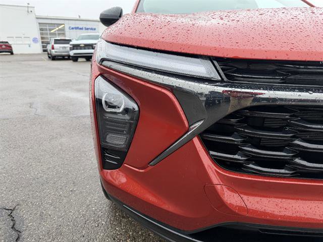 Used 2024 Chevrolet Trax RS FWD image 9
