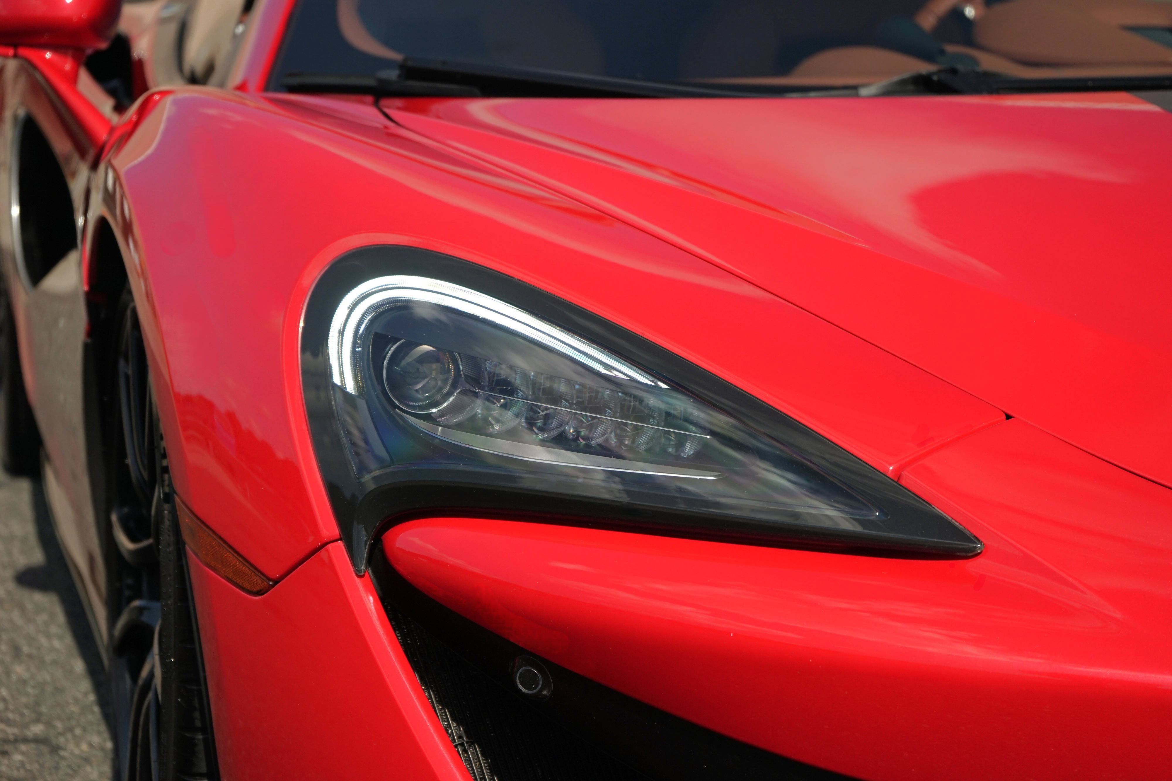 Used 2016 McLaren 570S Coupe RWD image 6