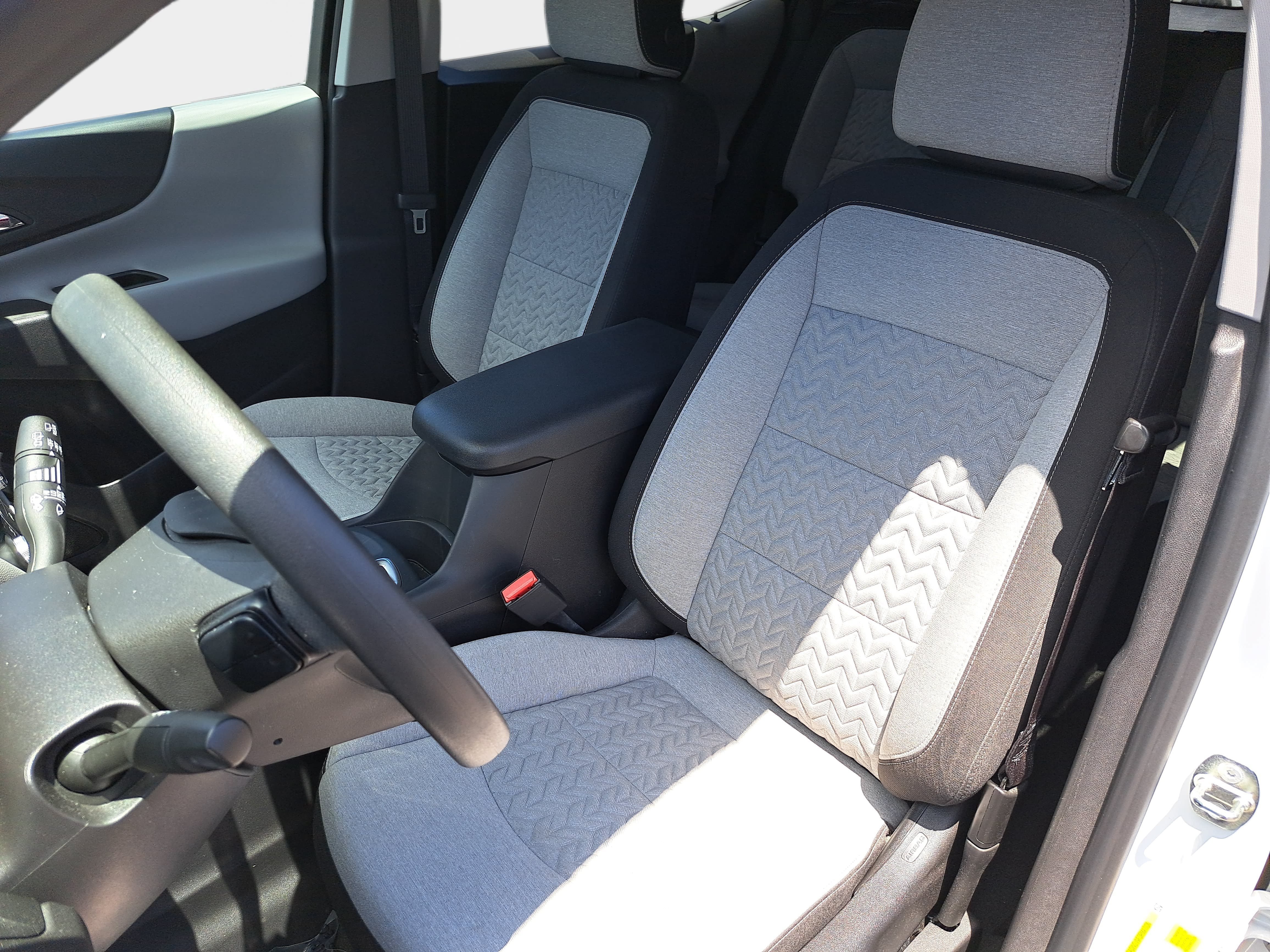 Used 2022 Chevrolet Equinox LS w/ LS Convenience Package FWD image 12