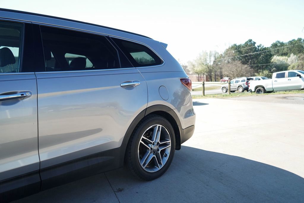 Used 2017 Hyundai Santa Fe SE Ultimate w/ SE Ultimate Tech Package 03 image 16