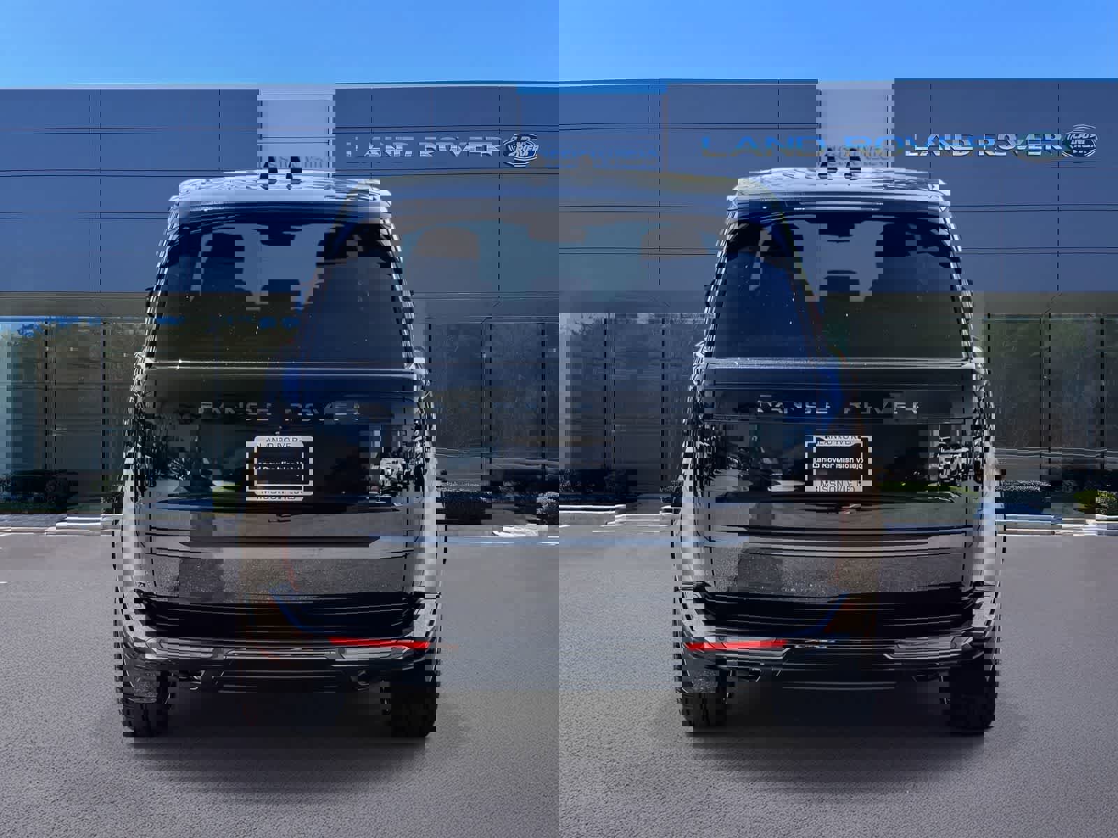 New 2026 Land Rover Range Rover Long Wheelbase SE image 5