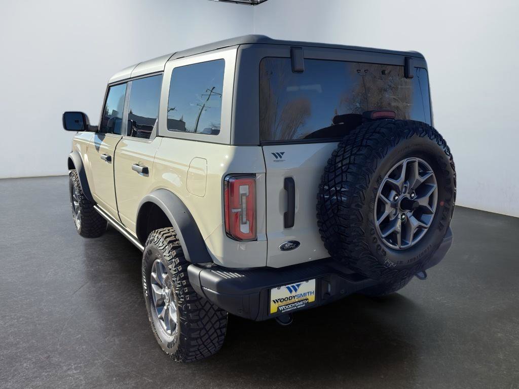 New 2025 Ford Bronco Badlands image 3