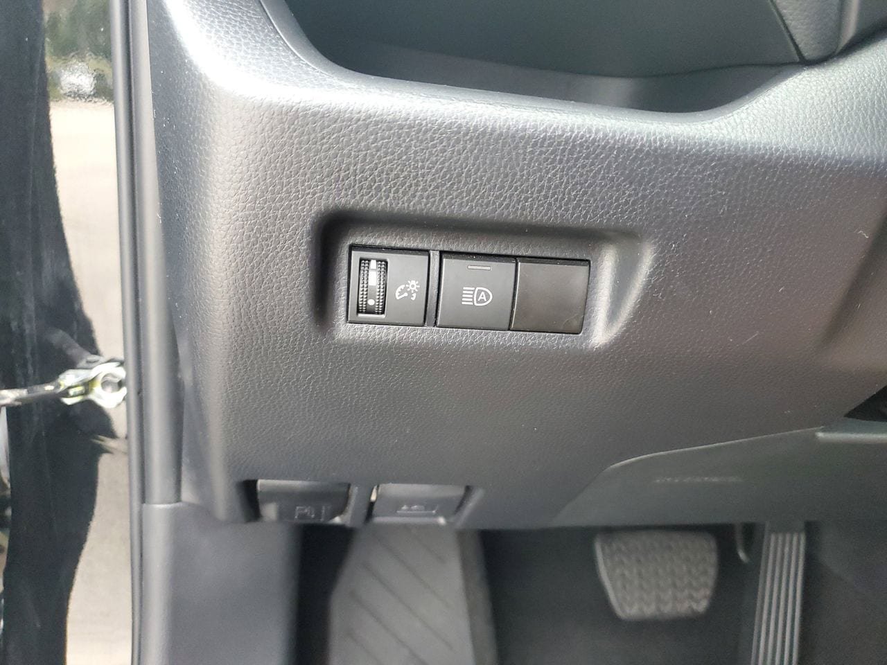 Used 2024 Toyota RAV4 XLE FWD image 26
