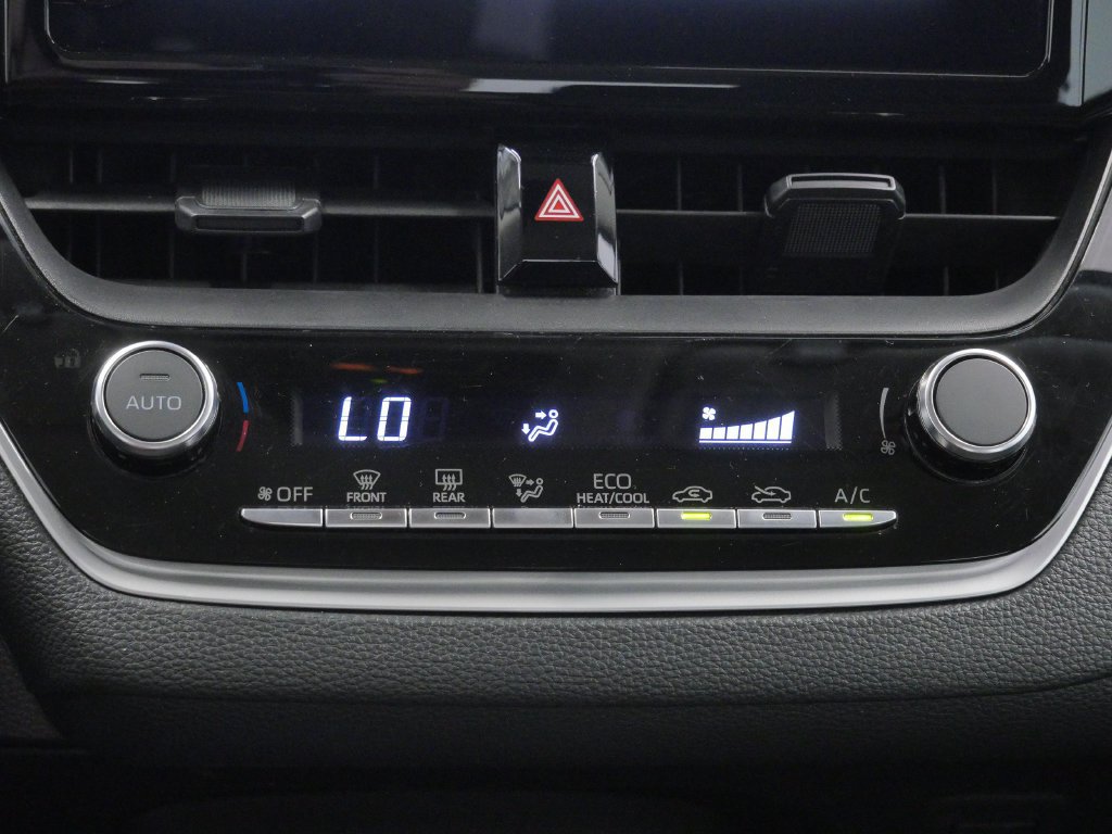 Used 2025 Toyota Corolla LE FWD image 27
