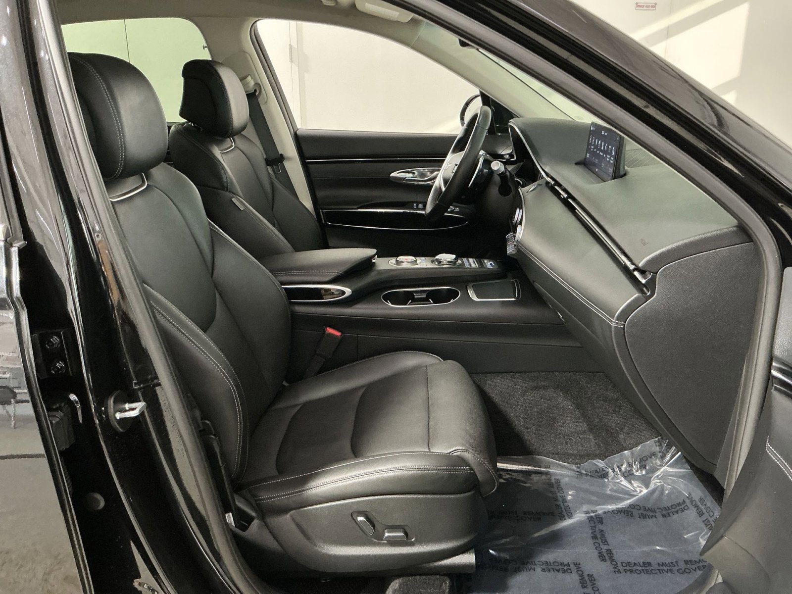 Used 2023 Genesis GV70 2.5T w/ Cargo Package image 33