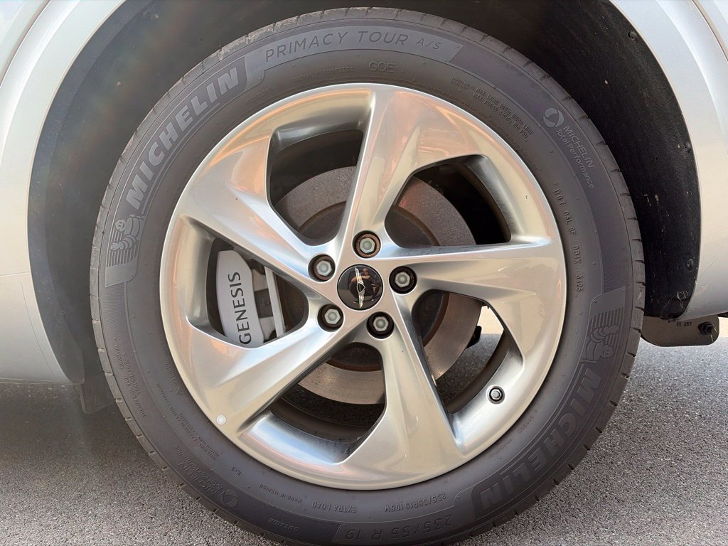 Certified 2026 Genesis GV70 2.5T Select AWD/4WD image 22