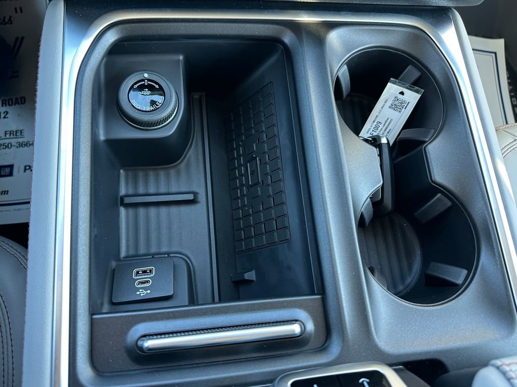 New 2025 Ford Expedition Active image 17