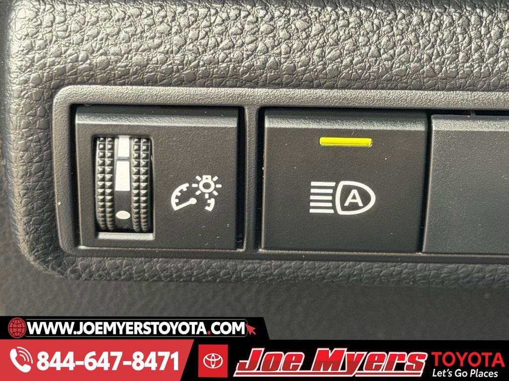 Used 2023 Toyota Corolla SE image 25