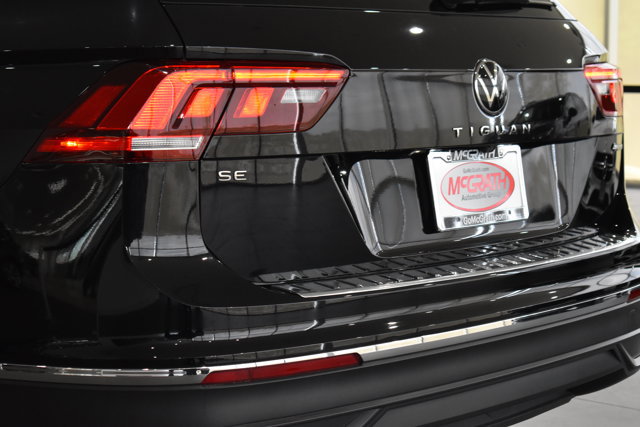 Used 2022 Volkswagen Tiguan SE AWD/4WD image 9