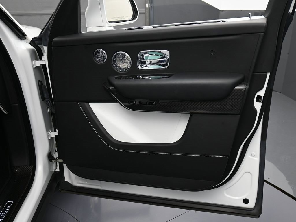 Certified 2021 Rolls-Royce Cullinan Black Badge image 32