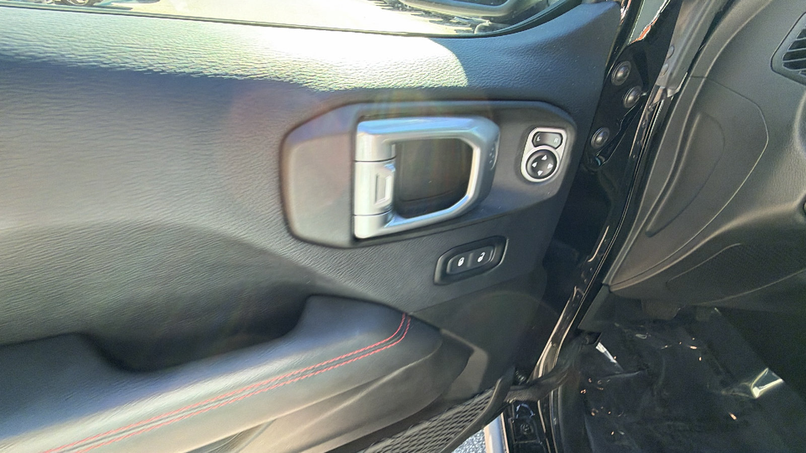 Used 2019 Jeep Wrangler Unlimited Rubicon AWD/4WD image 15