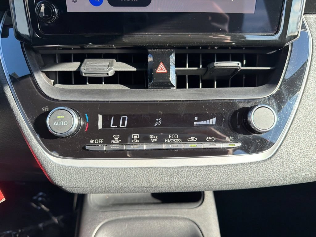 Used 2024 Toyota Corolla LE FWD image 31