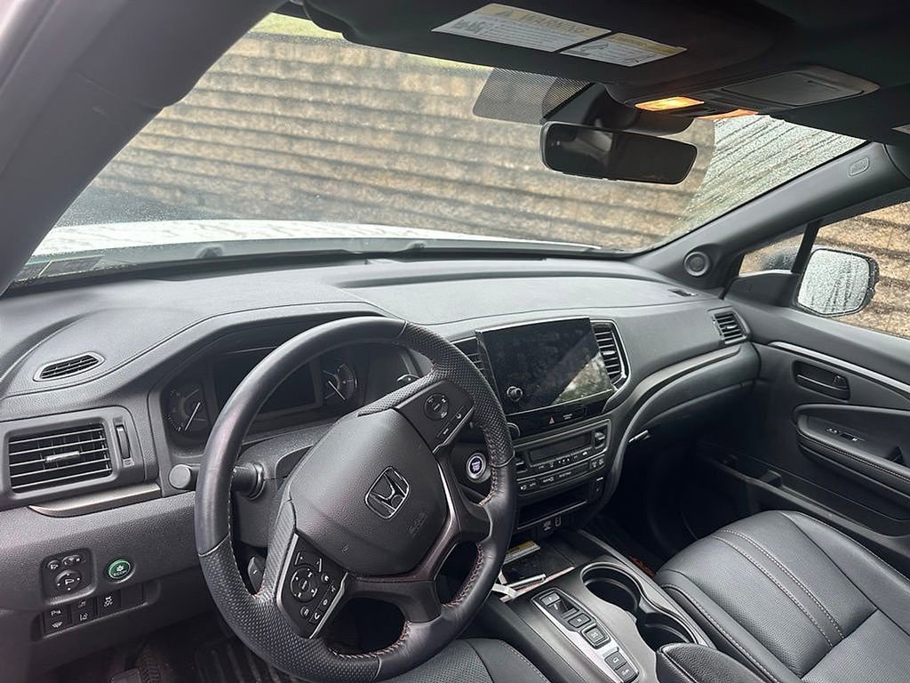 Used 2023 Honda Passport TrailSport image 12