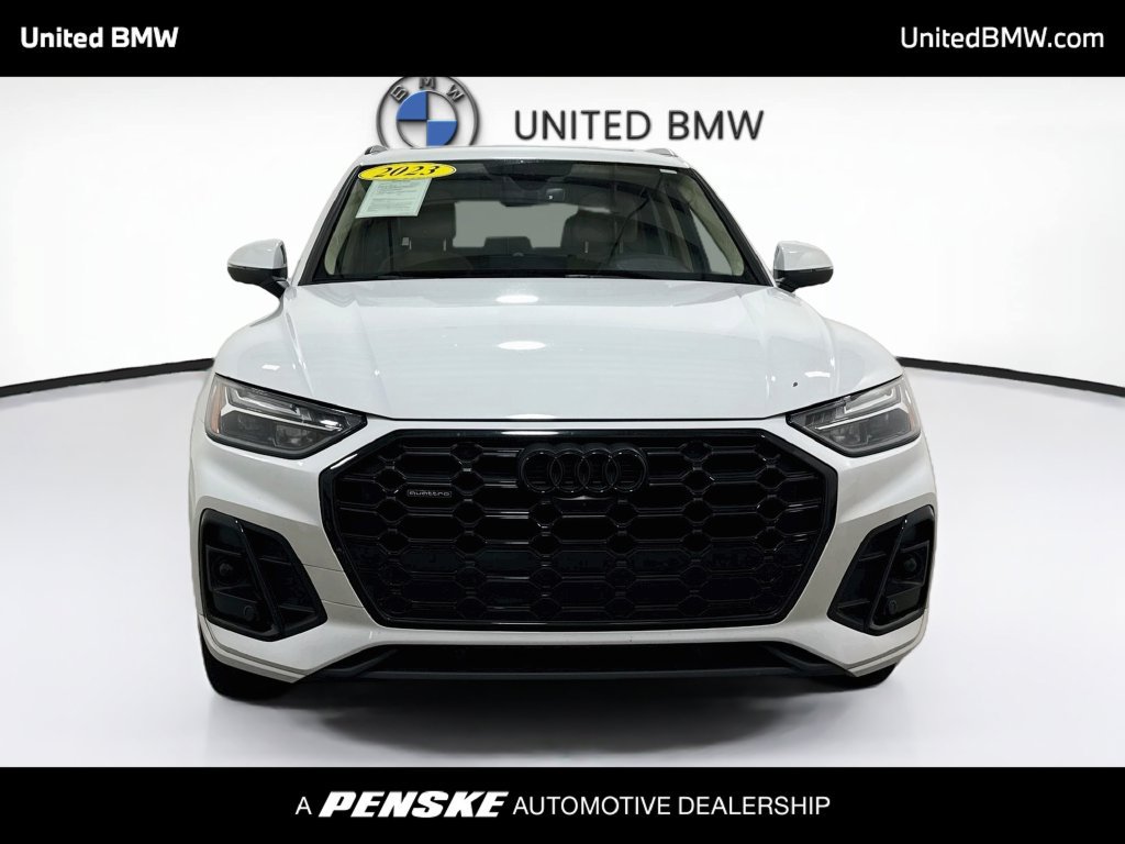 Used 2023 Audi Q5 2.0T Premium Plus w/ Premium Plus Package AWD/4WD image 2