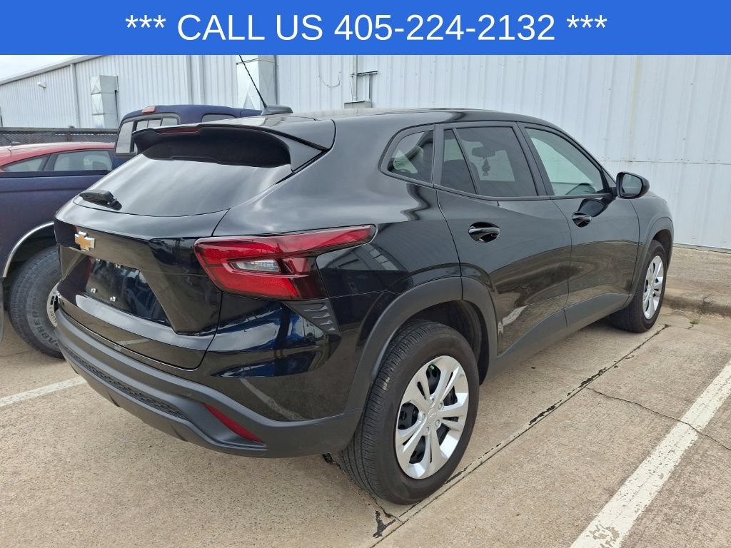Used 2025 Chevrolet Trax LS w/ Driver Confidence Package FWD image 21
