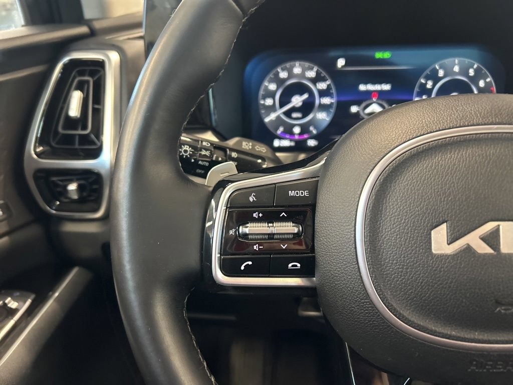 Used 2023 Kia Sorento SX AWD/4WD image 25