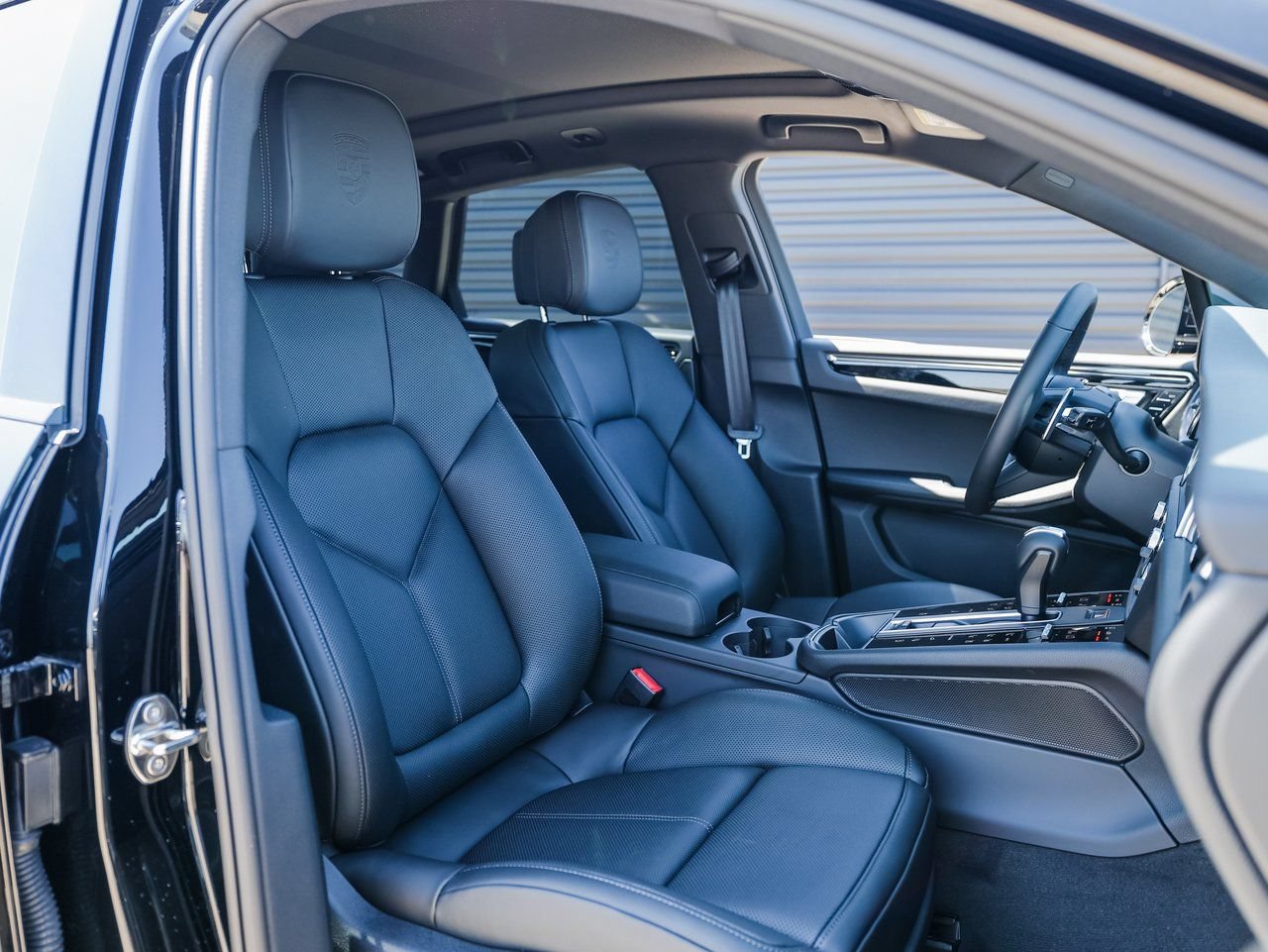 Certified 2026 Porsche Macan S AWD/4WD image 28