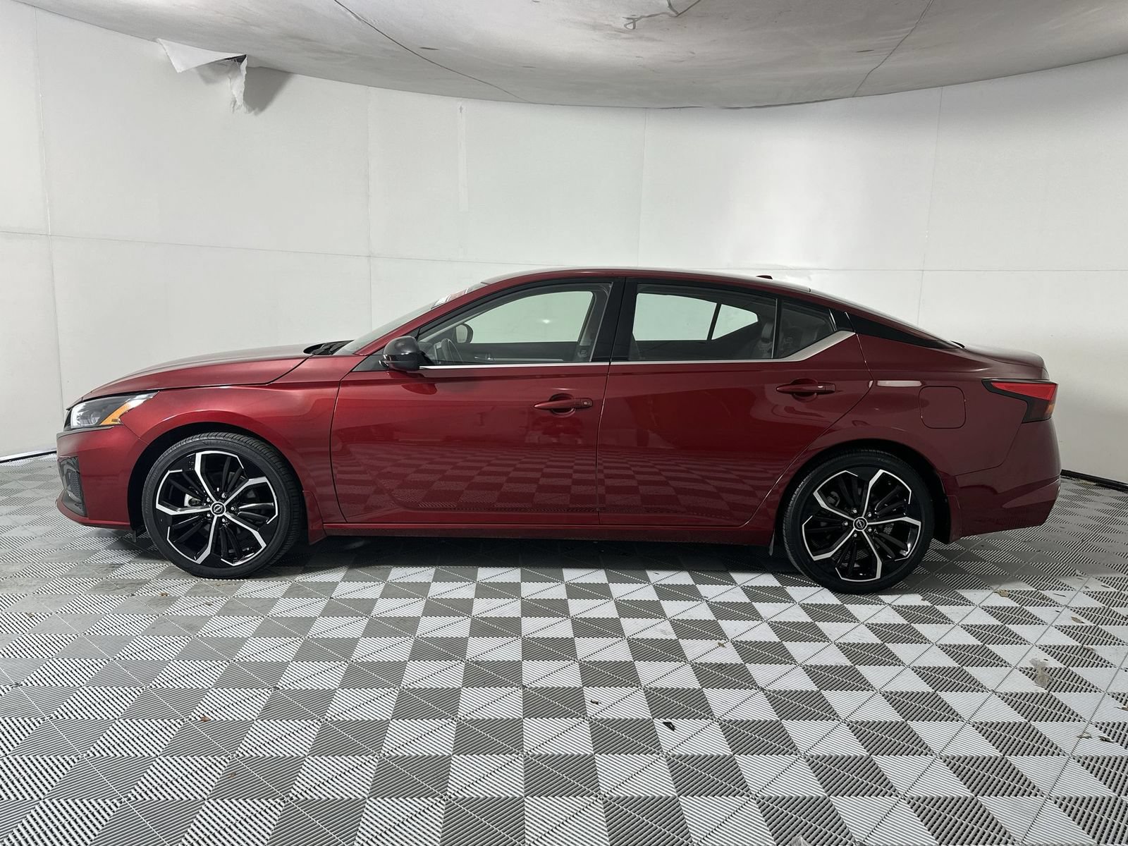 Certified 2024 Nissan Altima 2.5 SR FWD image 5