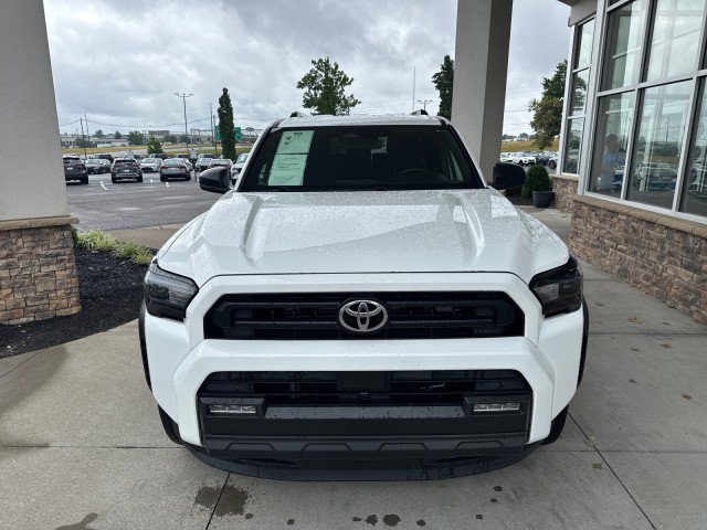 Used 2025 Toyota 4Runner SR5 AWD/4WD image 3