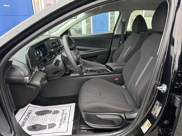 Used 2025 Hyundai Elantra SE image 10