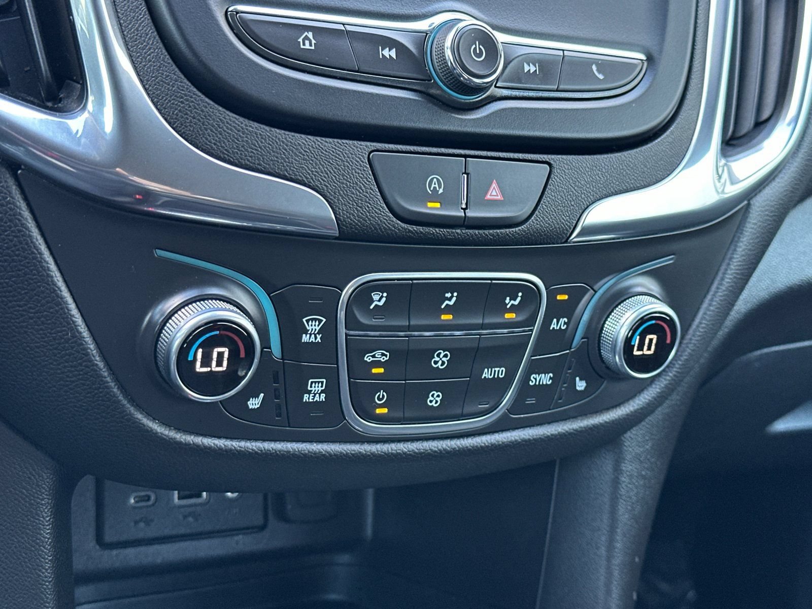 Used 2024 Chevrolet Equinox LT FWD image 20