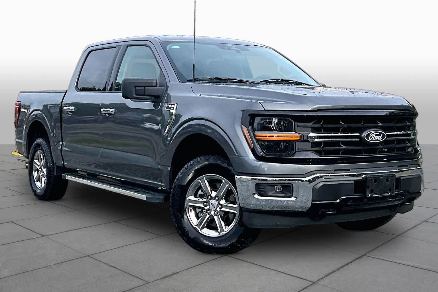 Used 2025 Ford F150 XLT w/ Equipment Group 301A Standard AWD/4WD image 3