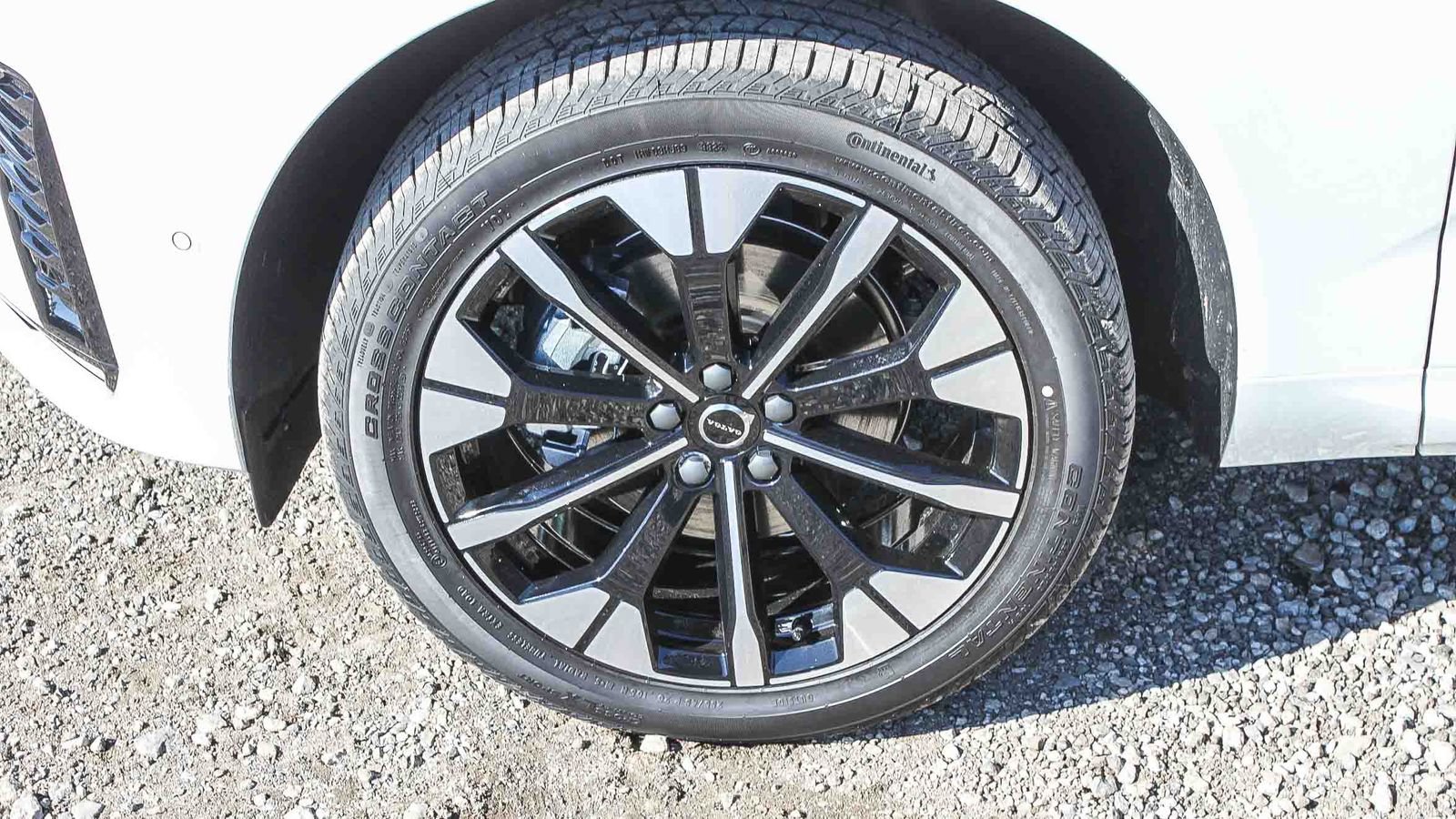New 2026 Volvo XC60 B5 Plus w/ Climate Package PRO AWD/4WD image 26