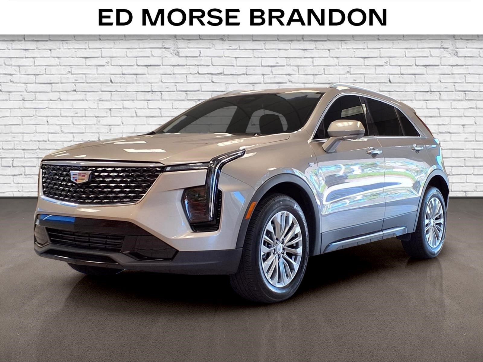 Used 2025 Cadillac XT4 Premium Luxury FWD image 1