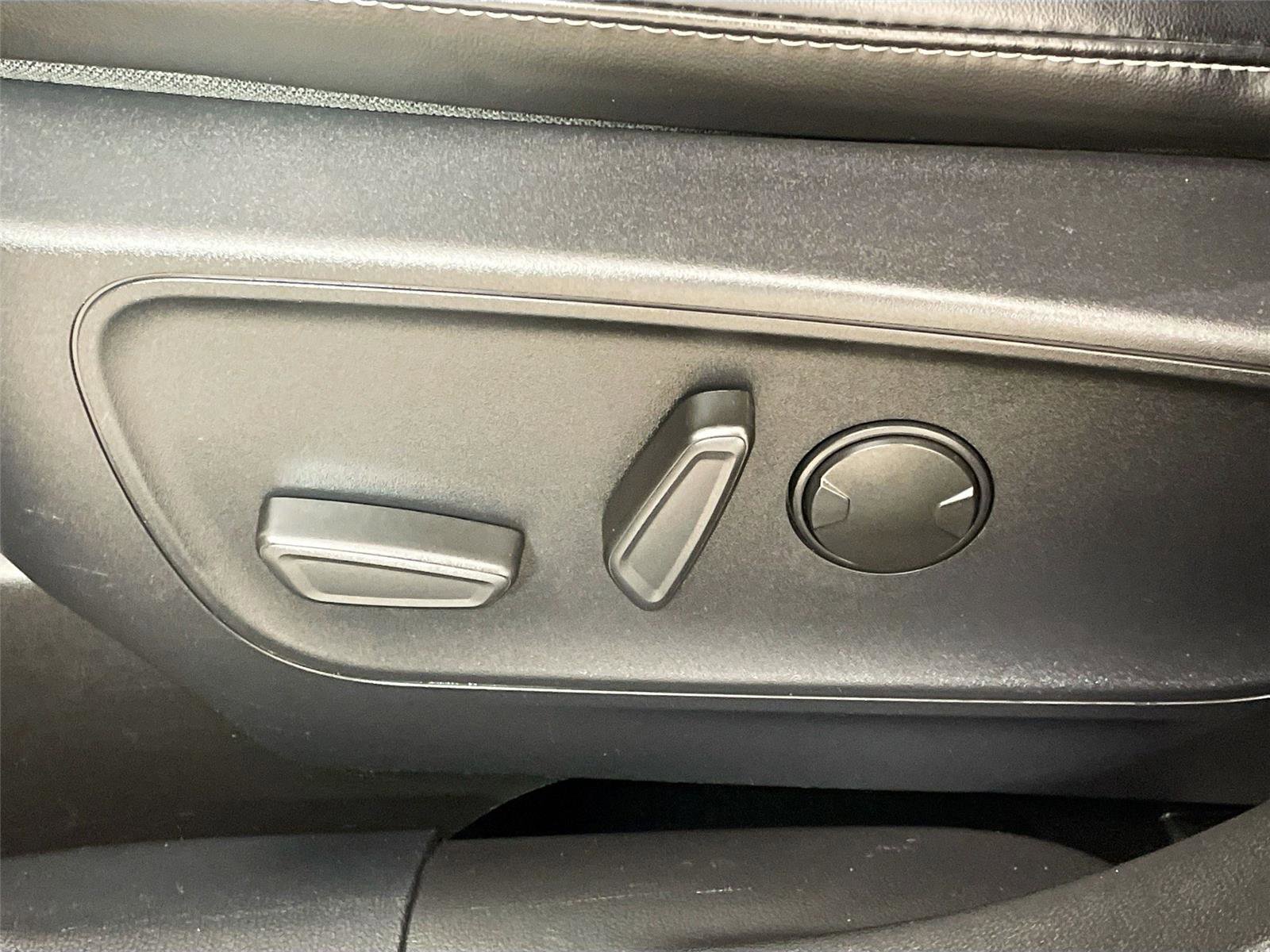 Used 2024 Ford Escape Platinum image 22