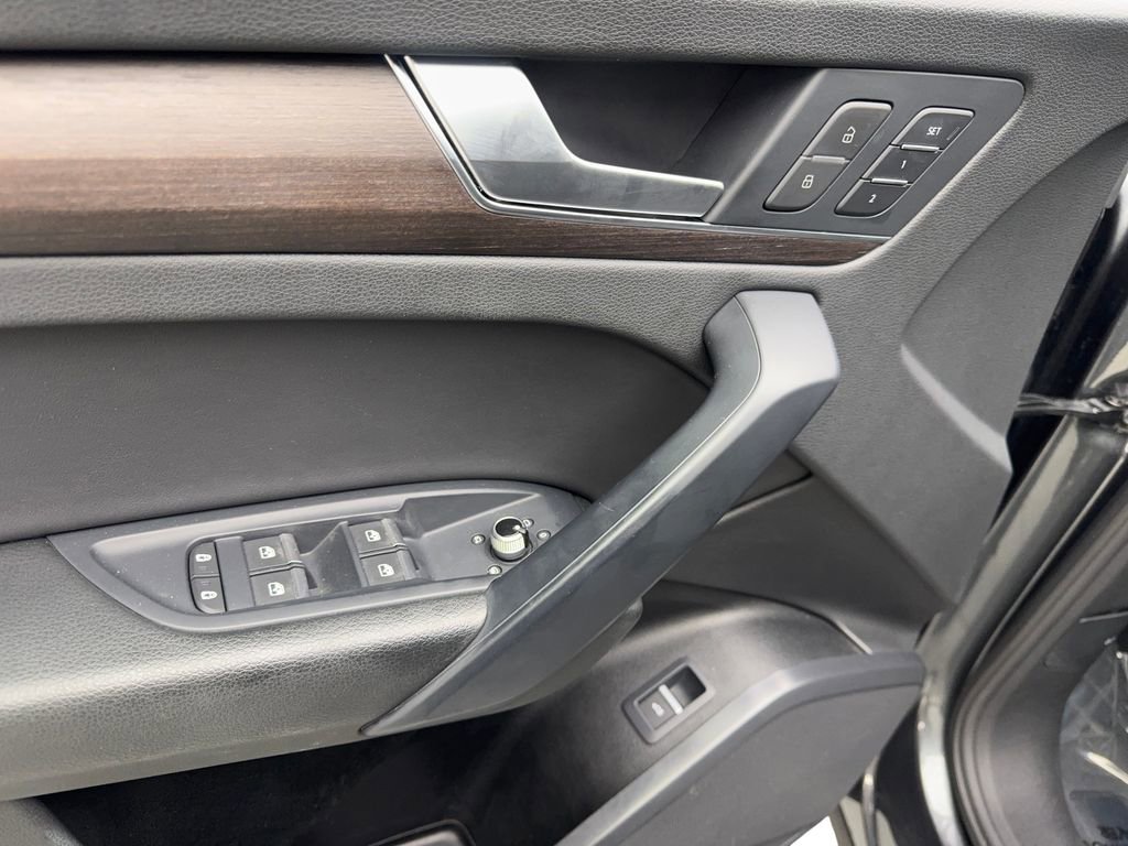 Used 2023 Audi Q5 2.0T Premium w/ Convenience Package image 33